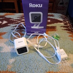 Roku Indoor Camera SE with Power Adapter
